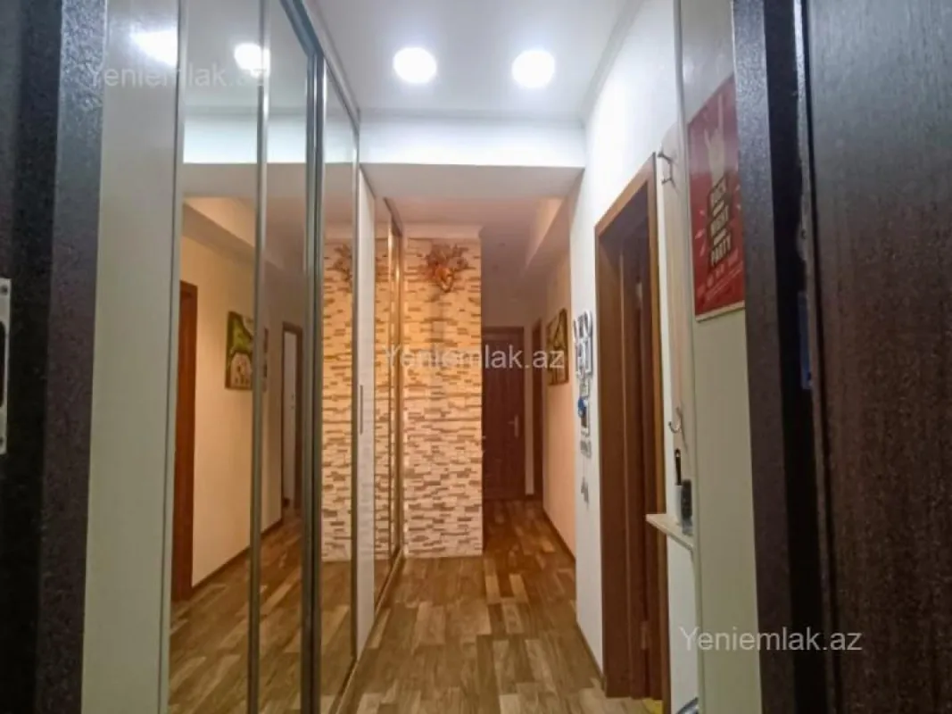 Satılır 3 otaqlı yeni tikili 80 m²