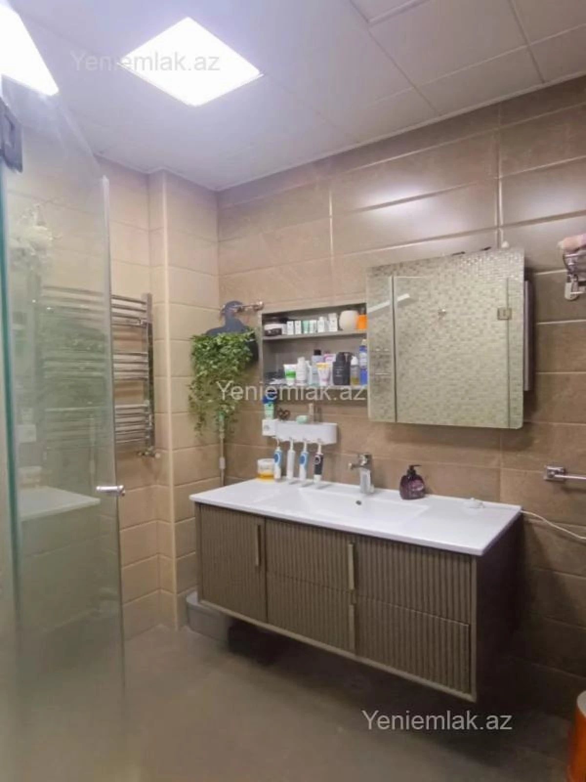 Satılır 3 otaqlı yeni tikili 80 m²