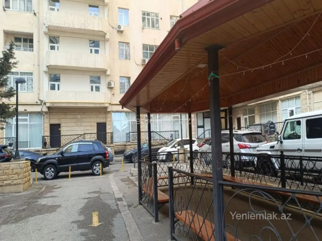 Satılır 3 otaqlı yeni tikili 80 m²