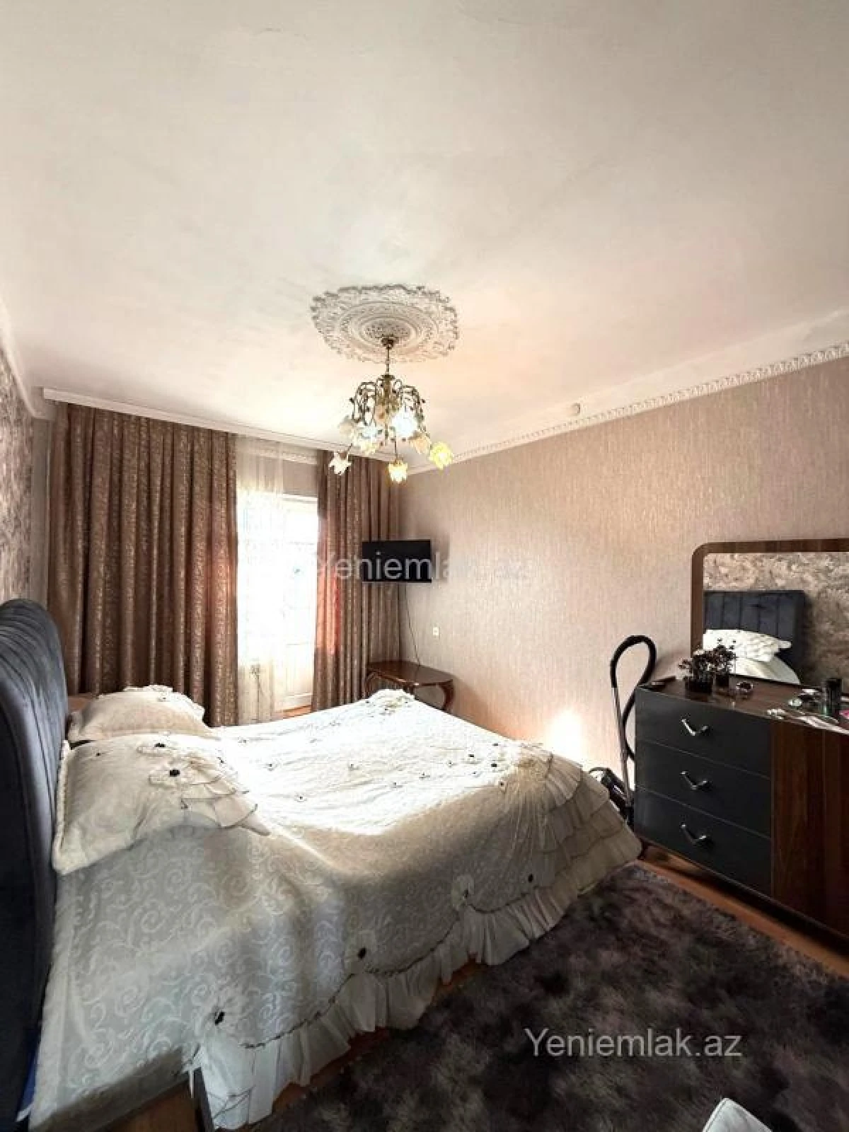 Satılır 5 otaqlı köhnə tikili 125 m²