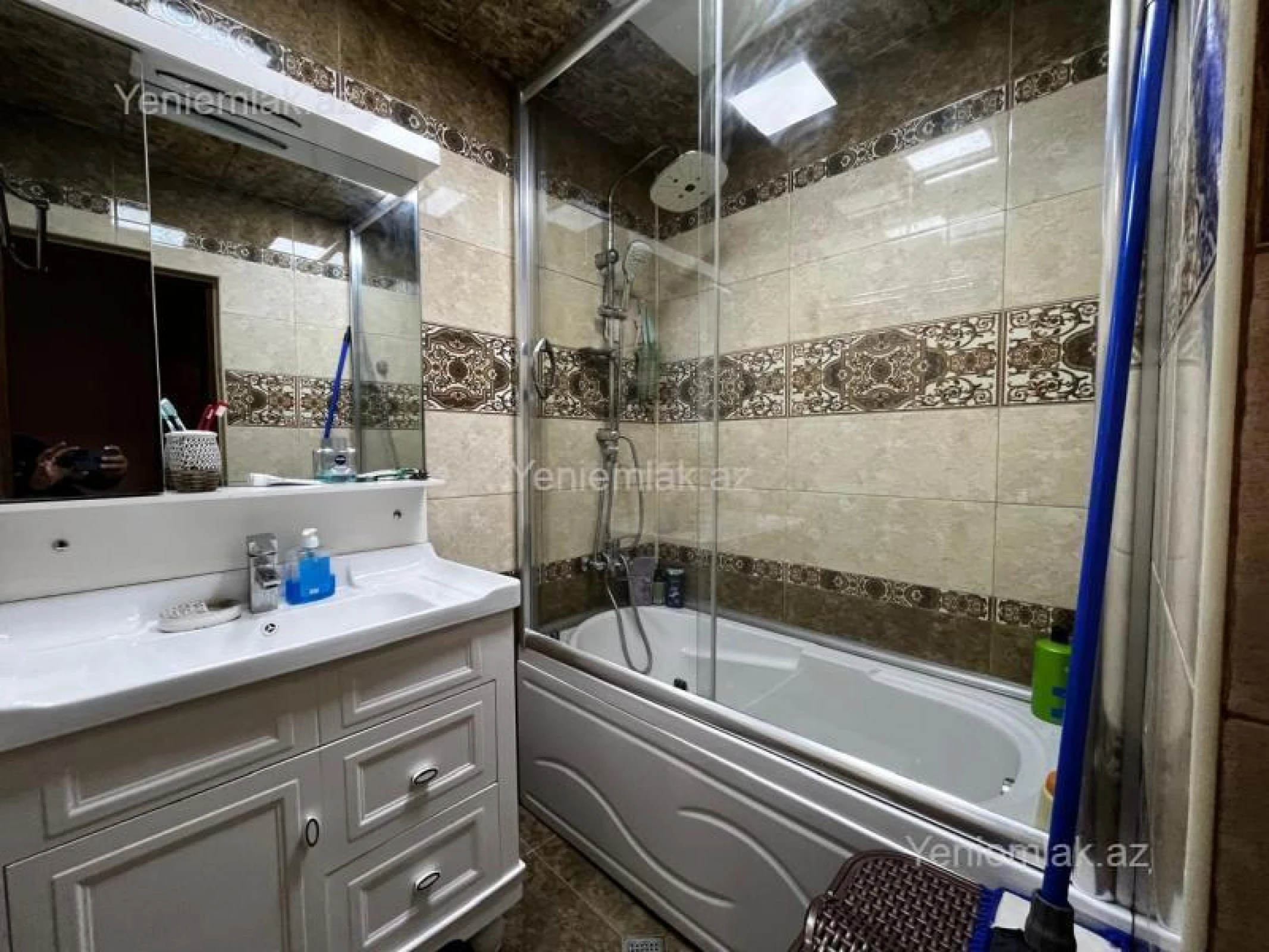 Satılır 3 otaqlı köhnə tikili 75 m²