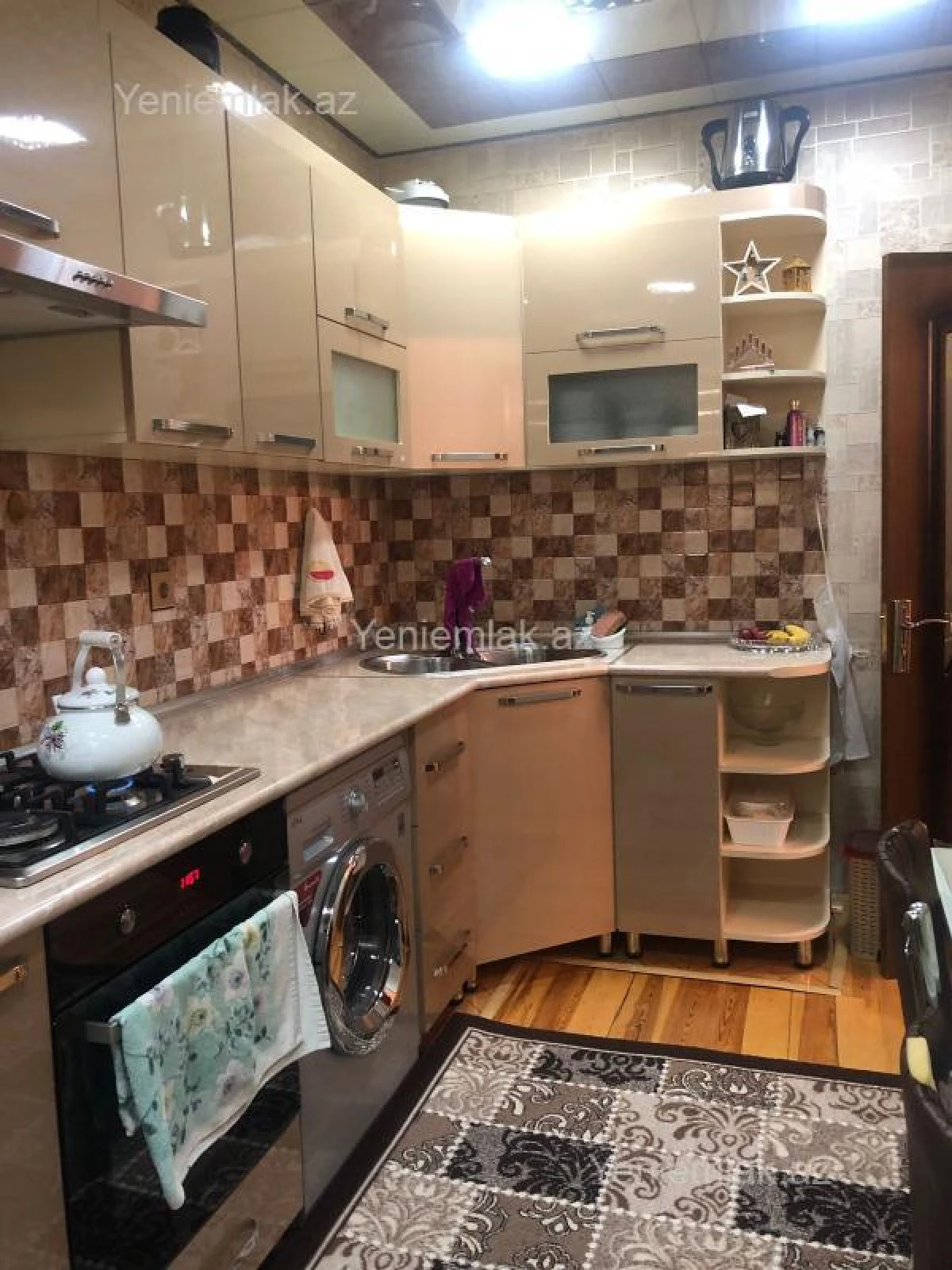 Satılır 6 otaqlı həyət evi 180 m²