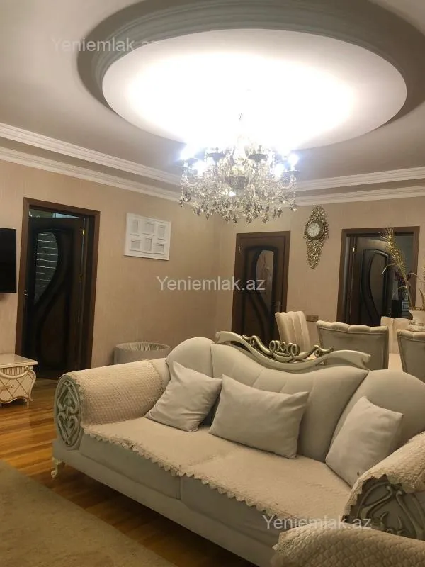 Satılır 6 otaqlı həyət evi 180 m²