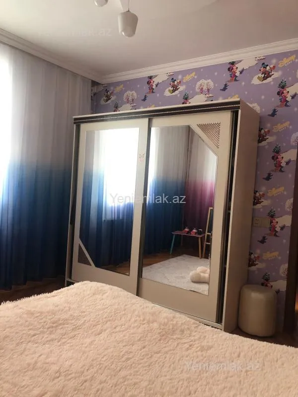Satılır 6 otaqlı həyət evi 180 m²