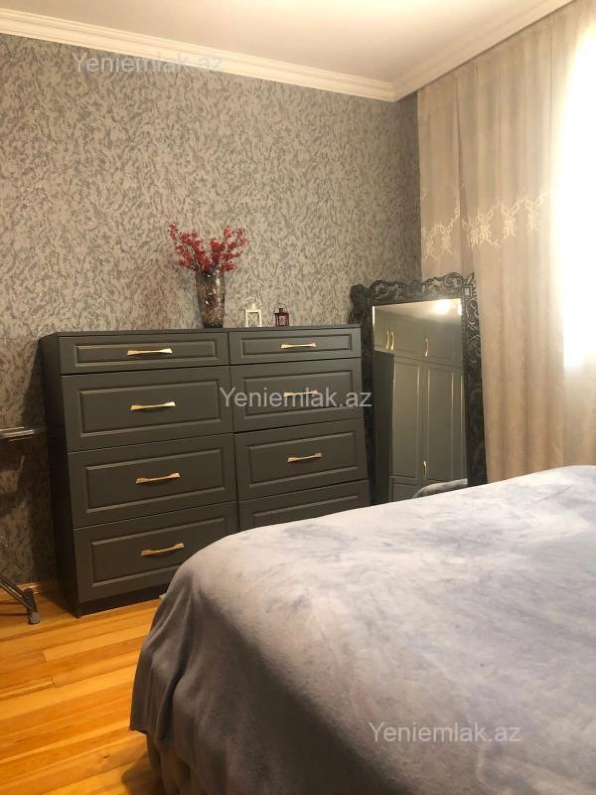 Satılır 6 otaqlı həyət evi 180 m²