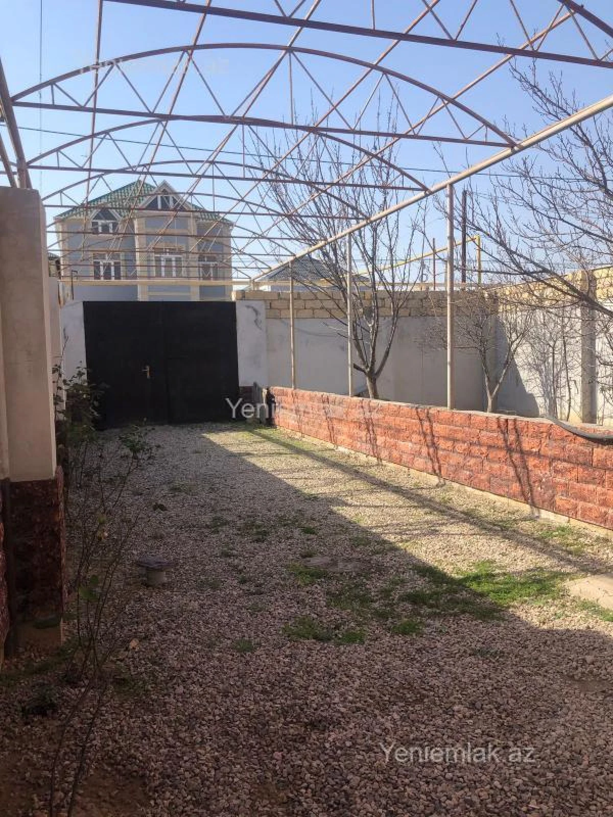 Satılır 6 otaqlı həyət evi 180 m²