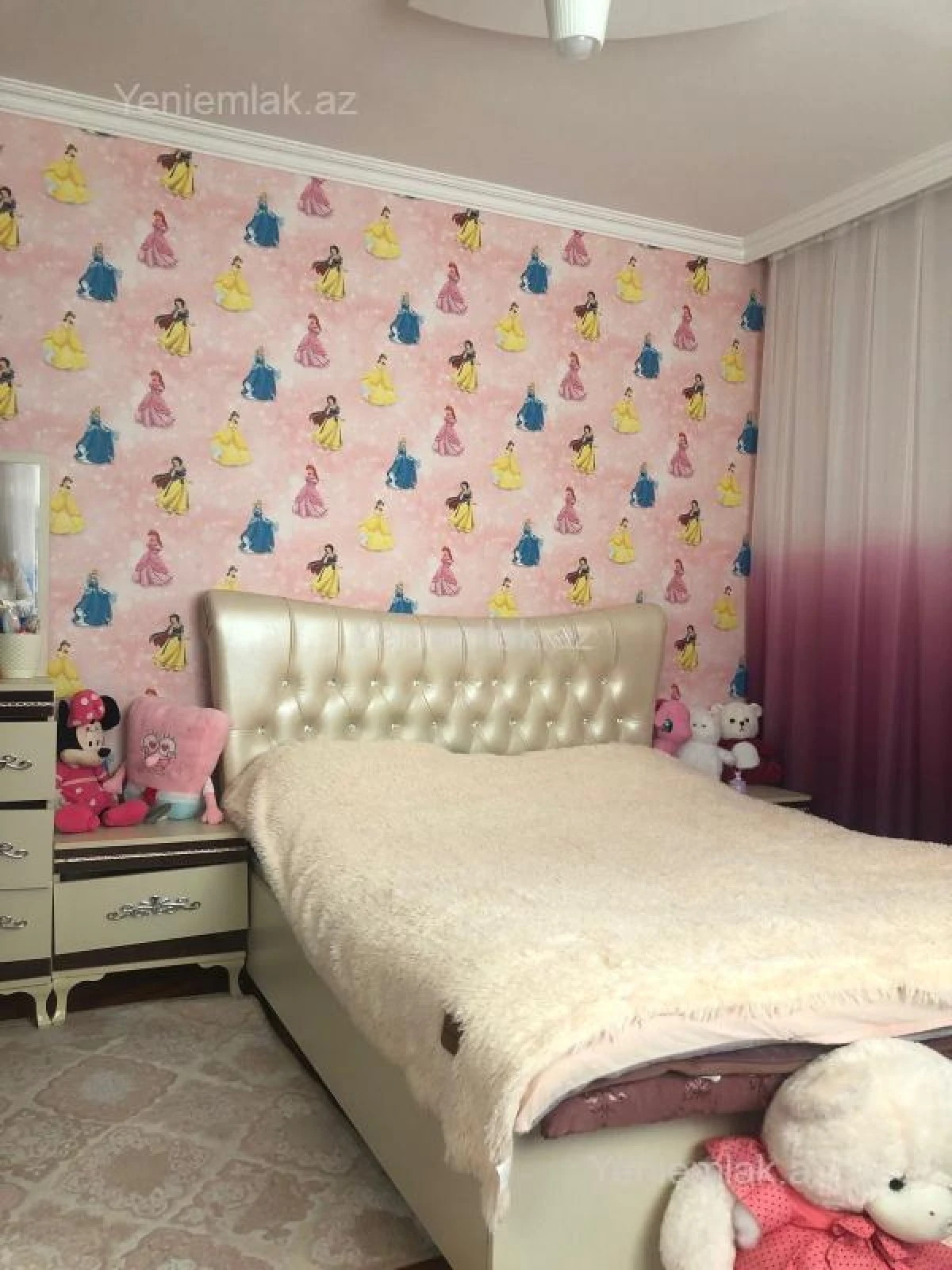 Satılır 6 otaqlı həyət evi 180 m²