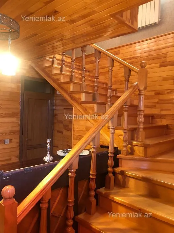 Satılır 6 otaqlı həyət evi 180 m²