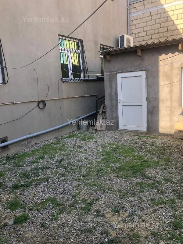 Satılır 6 otaqlı həyət evi 180 m²