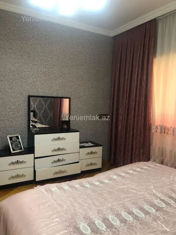 Satılır 6 otaqlı həyət evi 180 m²