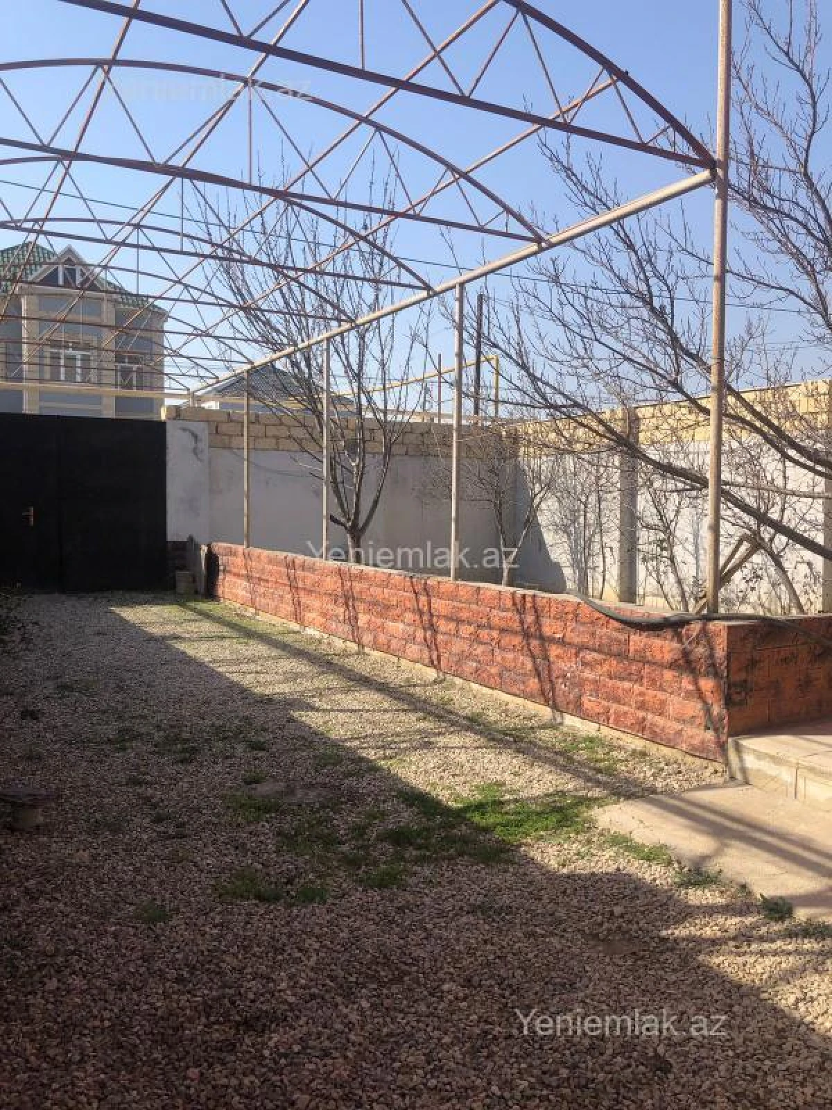 Satılır 6 otaqlı həyət evi 180 m²