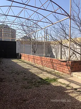 Satılır 6 otaqlı həyət evi 180 m²