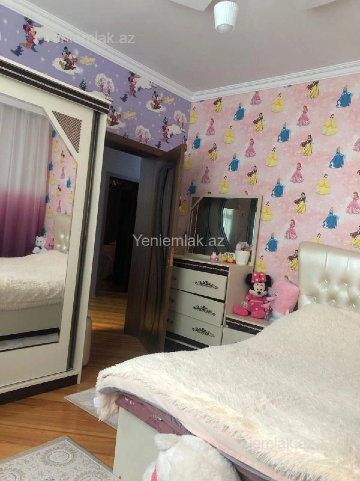 Satılır 6 otaqlı həyət evi 180 m²