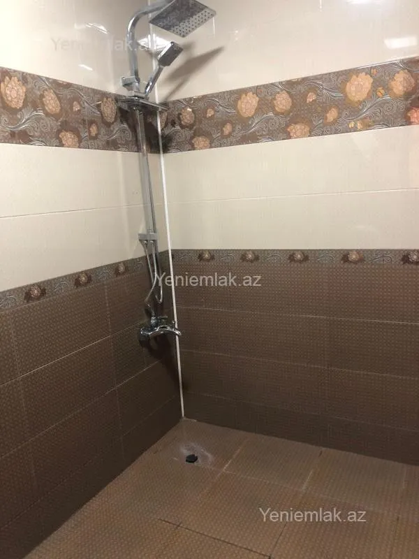 Satılır 6 otaqlı həyət evi 180 m²