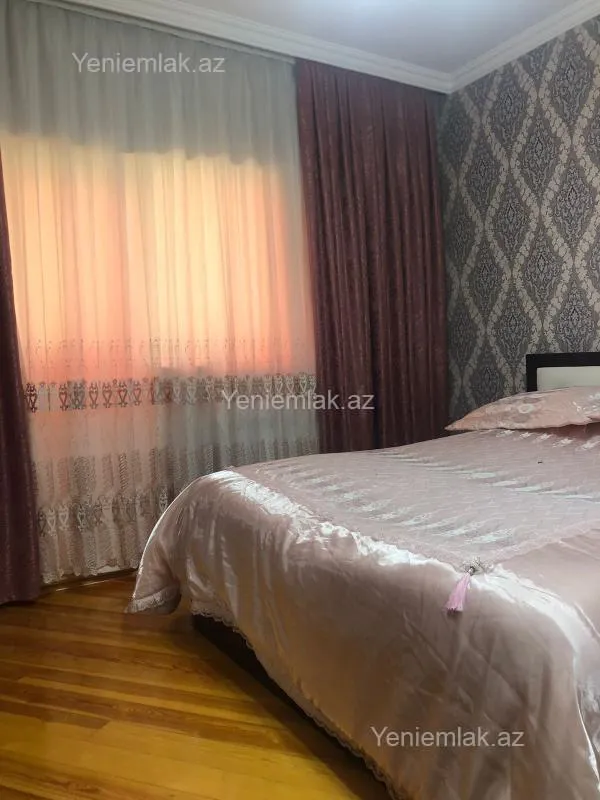 Satılır 6 otaqlı həyət evi 180 m²