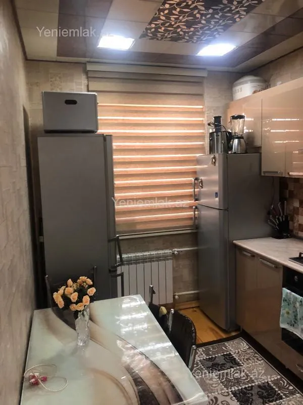 Satılır 6 otaqlı həyət evi 180 m²