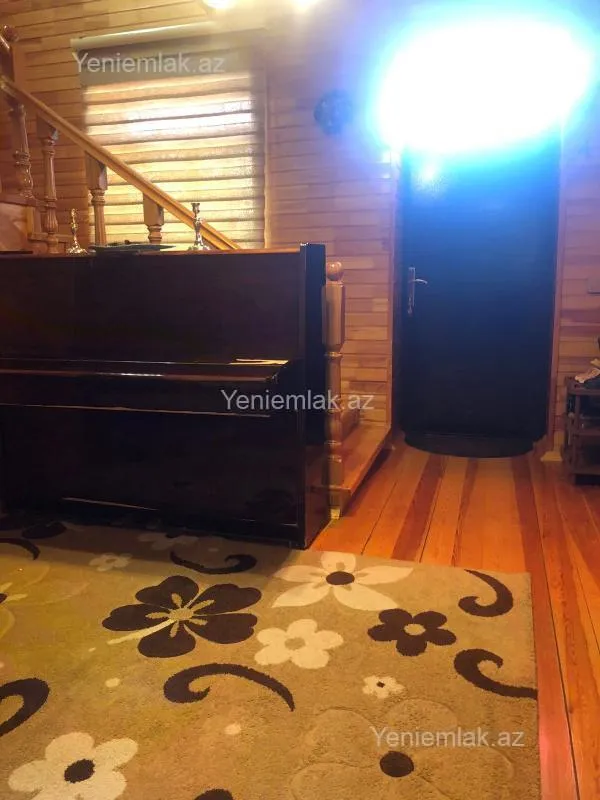 Satılır 6 otaqlı həyət evi 180 m²