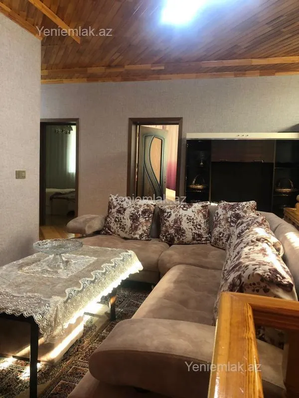 Satılır 6 otaqlı həyət evi 180 m²