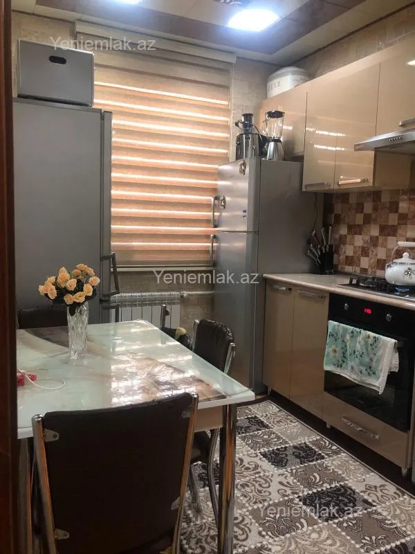 Satılır 6 otaqlı həyət evi 180 m²