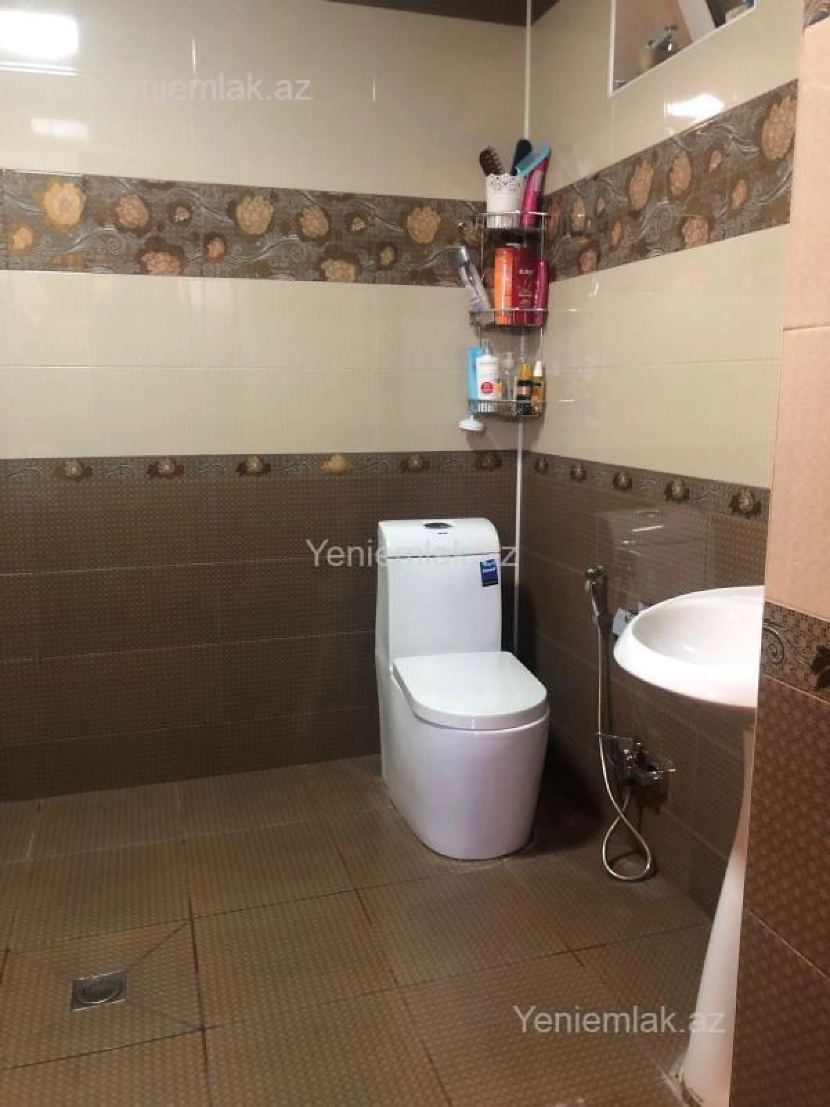 Satılır 6 otaqlı həyət evi 180 m²