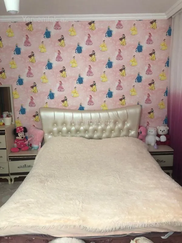 Satılır 6 otaqlı həyət evi 180 m²