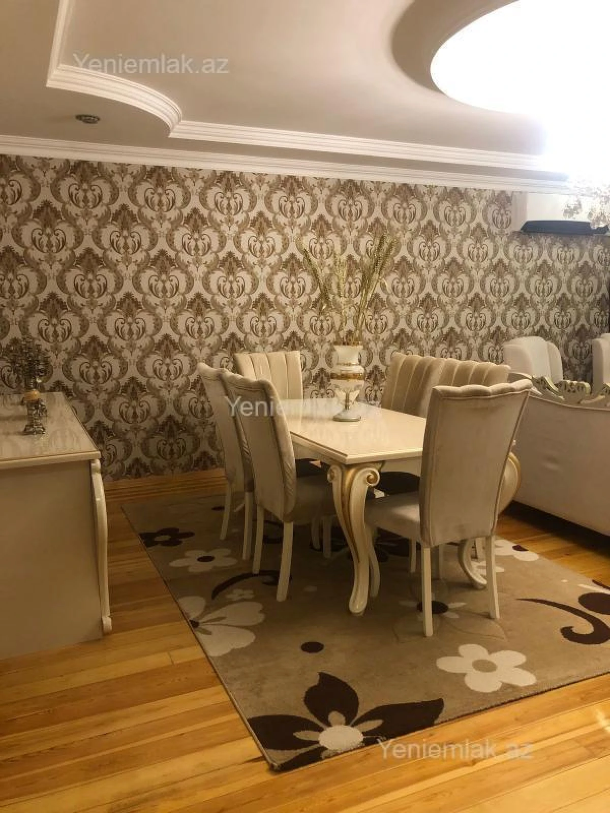 Satılır 6 otaqlı həyət evi 180 m²