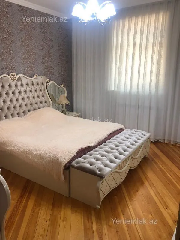 Satılır 6 otaqlı həyət evi 180 m²