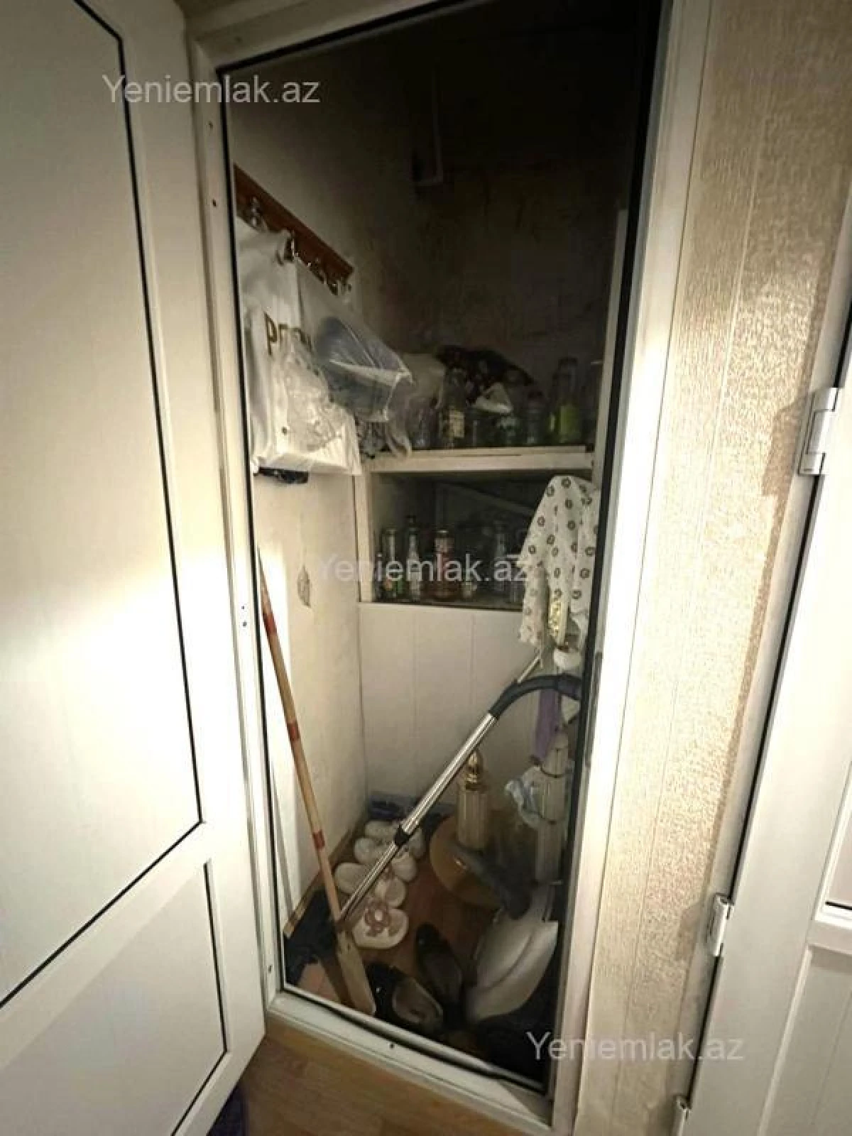 Satılır 2 otaqlı köhnə tikili 65 m²