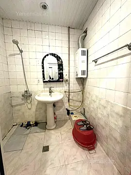 Satılır 2 otaqlı köhnə tikili 65 m²