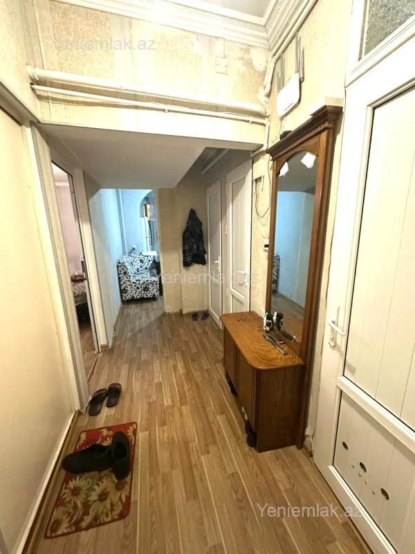 Satılır 2 otaqlı köhnə tikili 65 m²
