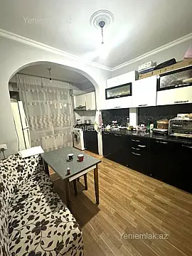 Satılır 2 otaqlı köhnə tikili 65 m²