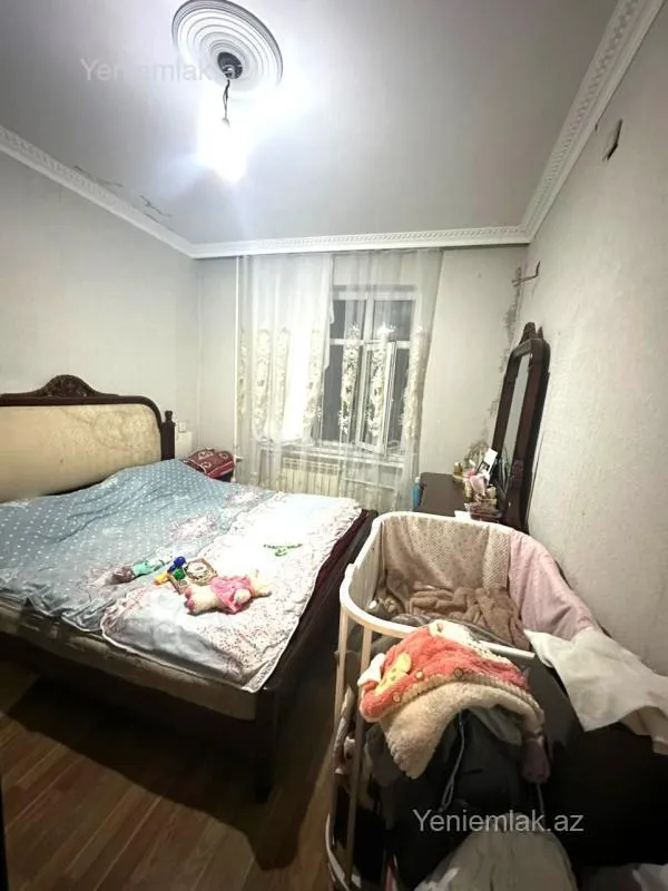 Satılır 2 otaqlı köhnə tikili 65 m²