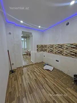 Satılır 4 otaqlı köhnə tikili 100 m²