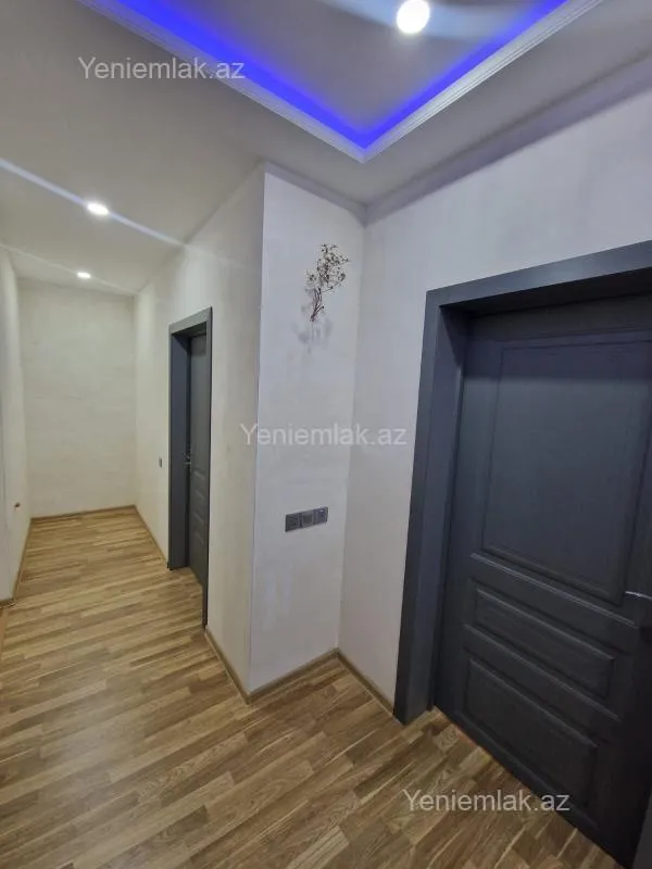 Satılır 4 otaqlı köhnə tikili 100 m²