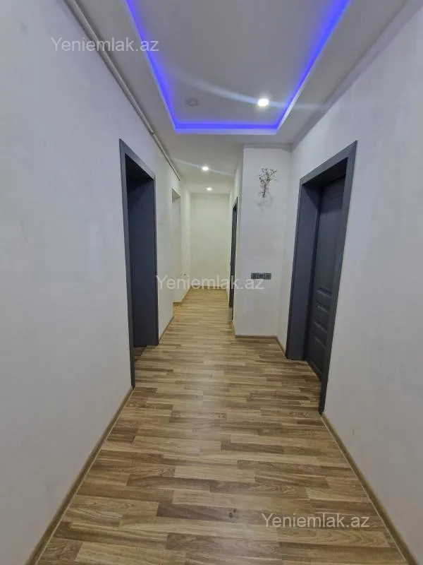 Satılır 4 otaqlı köhnə tikili 100 m²