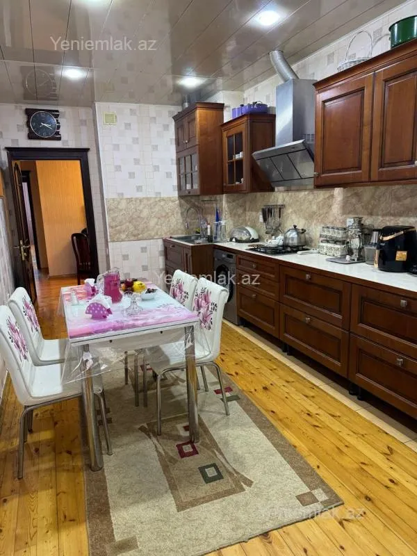 Satılır 3 otaqlı yeni tikili 135 m²