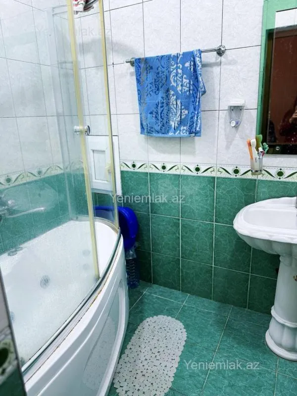 Satılır 3 otaqlı yeni tikili 135 m²