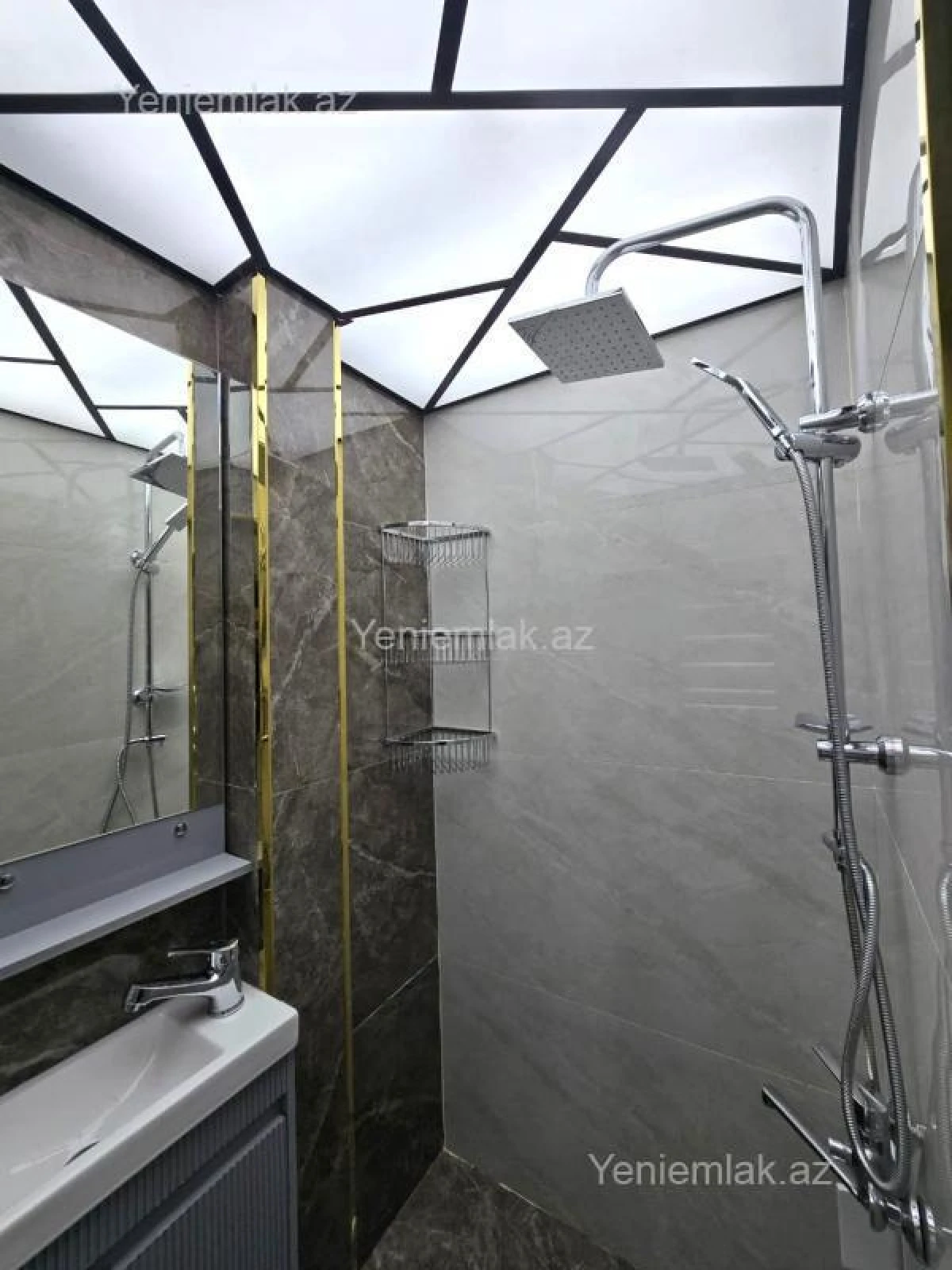 Satılır 2 otaqlı köhnə tikili 60 m²