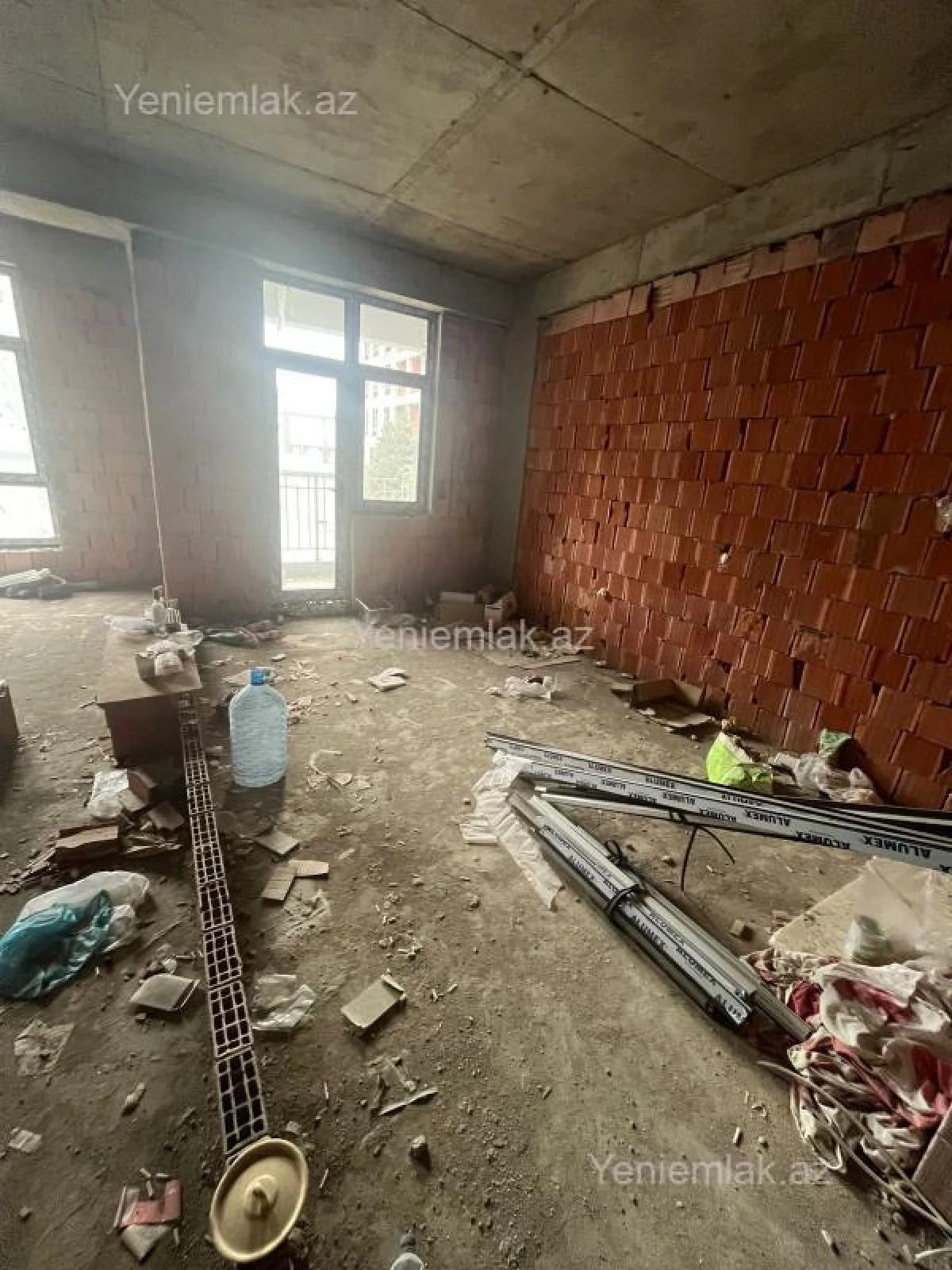 Satılır 3 otaqlı yeni tikili 120 m²