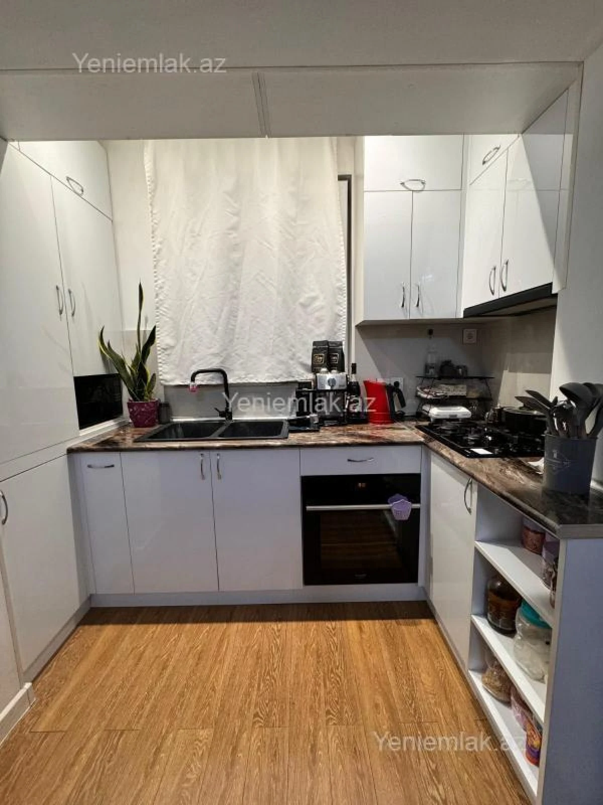 Satılır 2 otaqlı köhnə tikili 40 m²