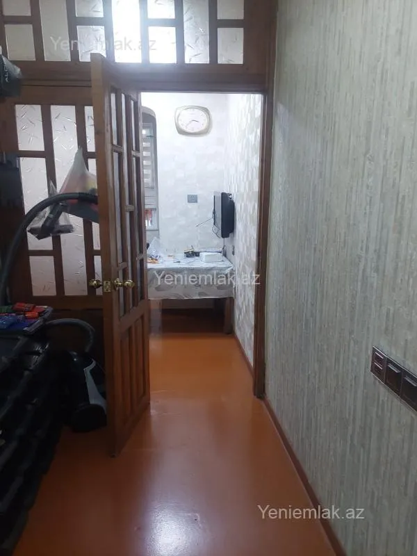 Satılır 2 otaqlı köhnə tikili 75 m²