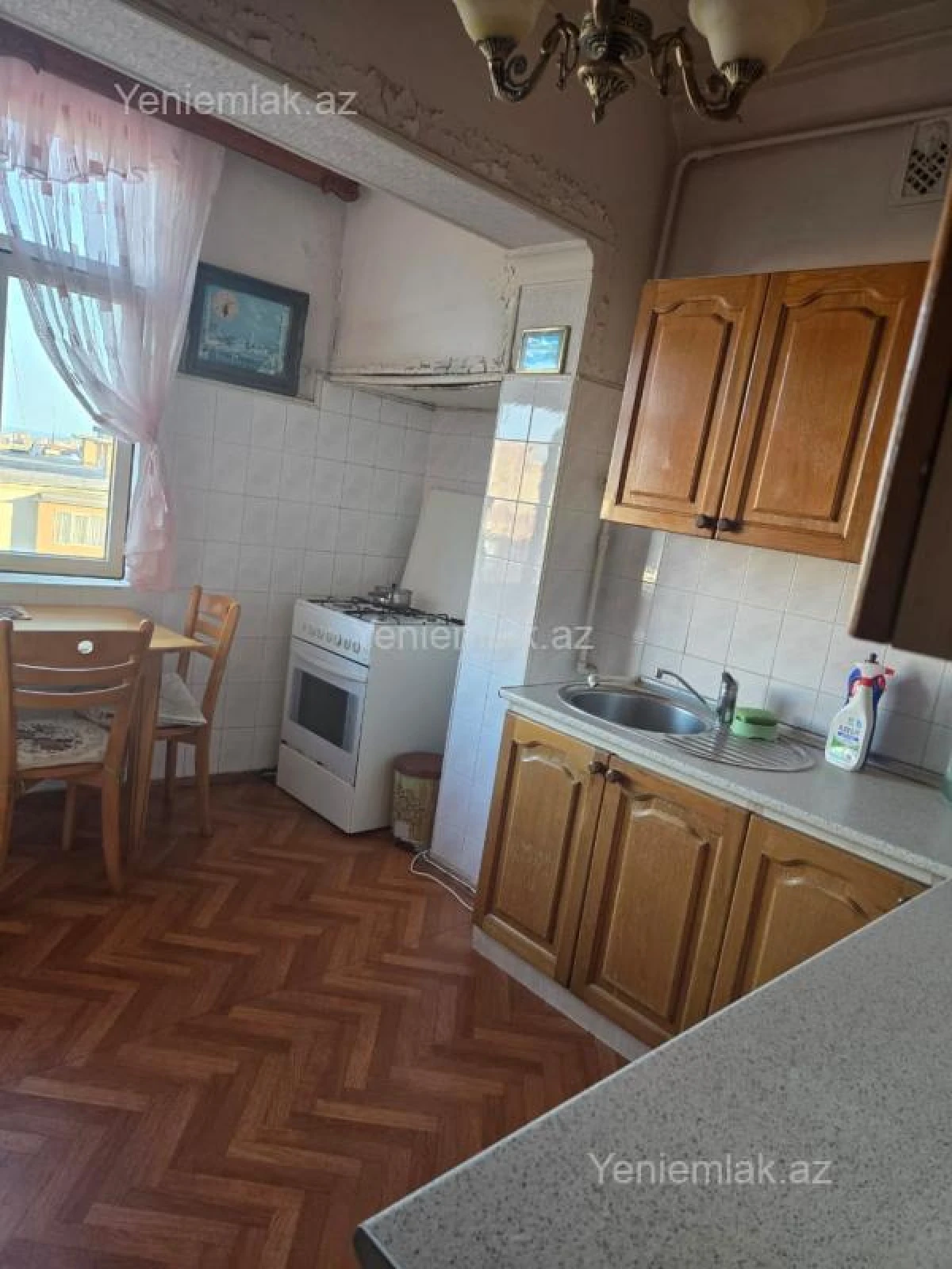 Satılır 4 otaqlı köhnə tikili 105 m²