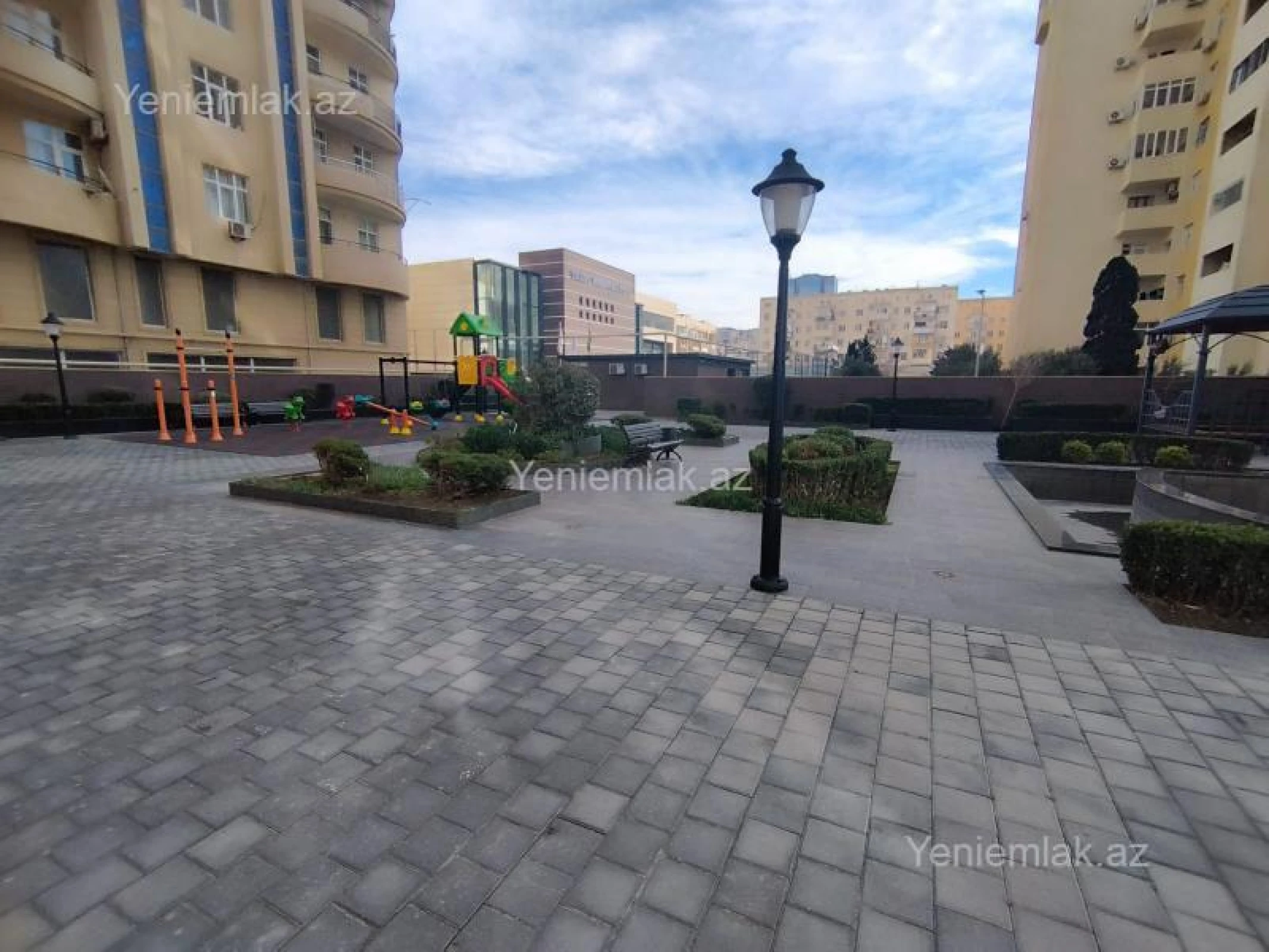 Satılır 2 otaqlı yeni tikili 94 m²