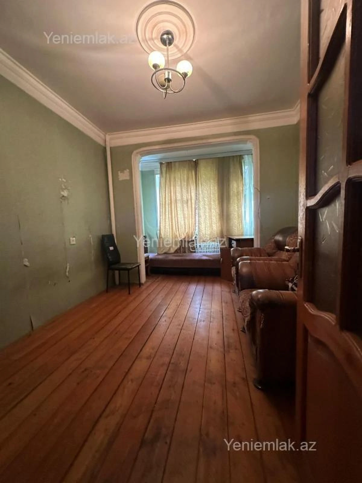 Satılır 4 otaqlı köhnə tikili 100 m²