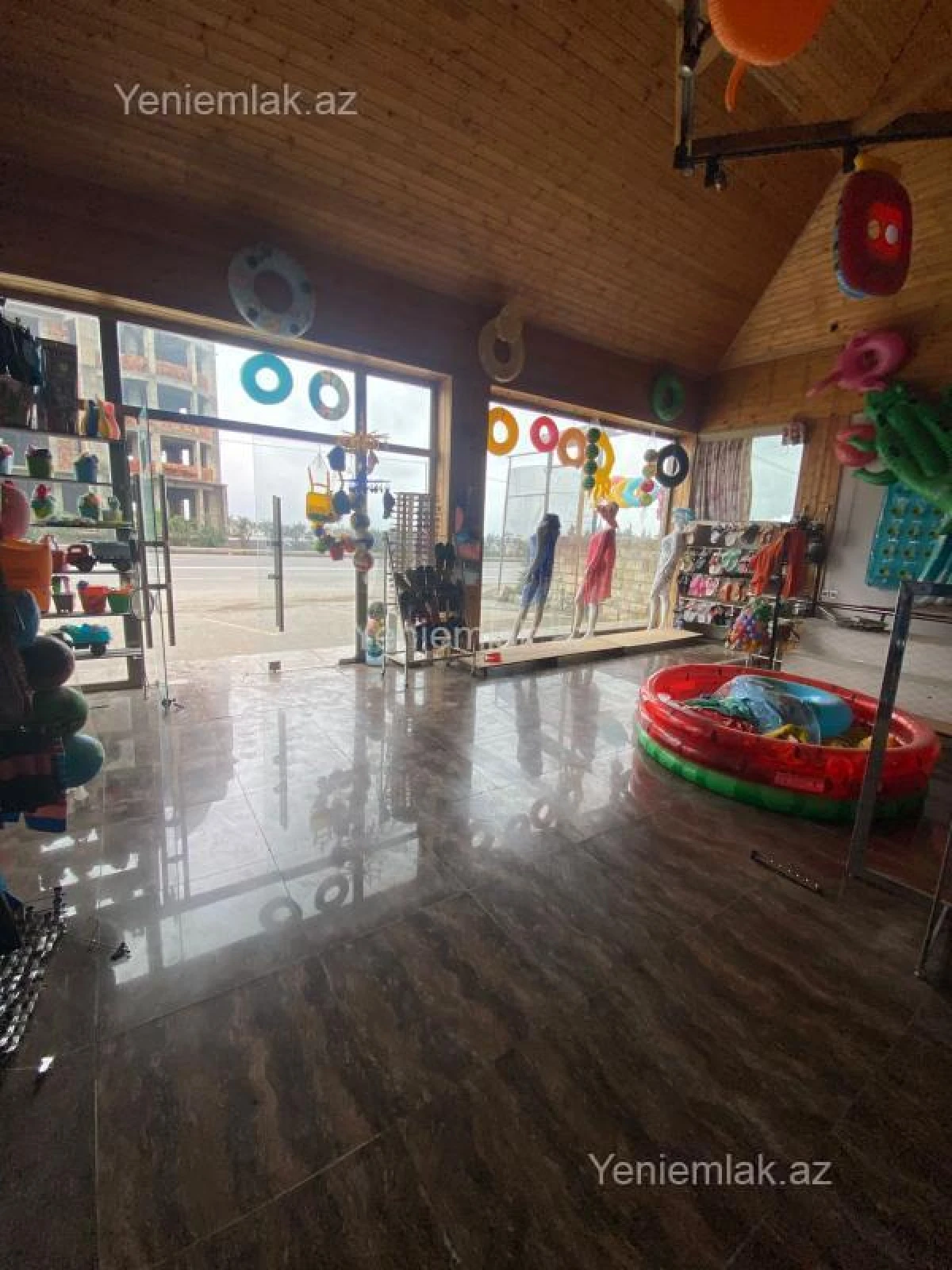 Satılır 3 otaqlı obyekt 250 m²