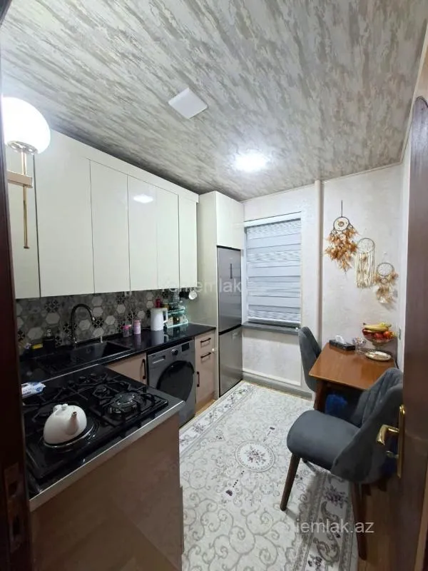 Satılır 2 otaqlı köhnə tikili 65 m²