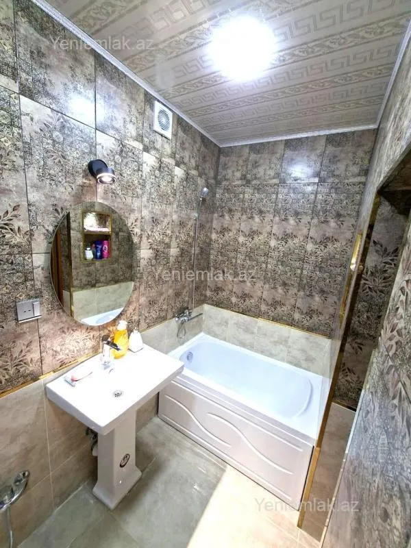 Satılır 2 otaqlı köhnə tikili 65 m²