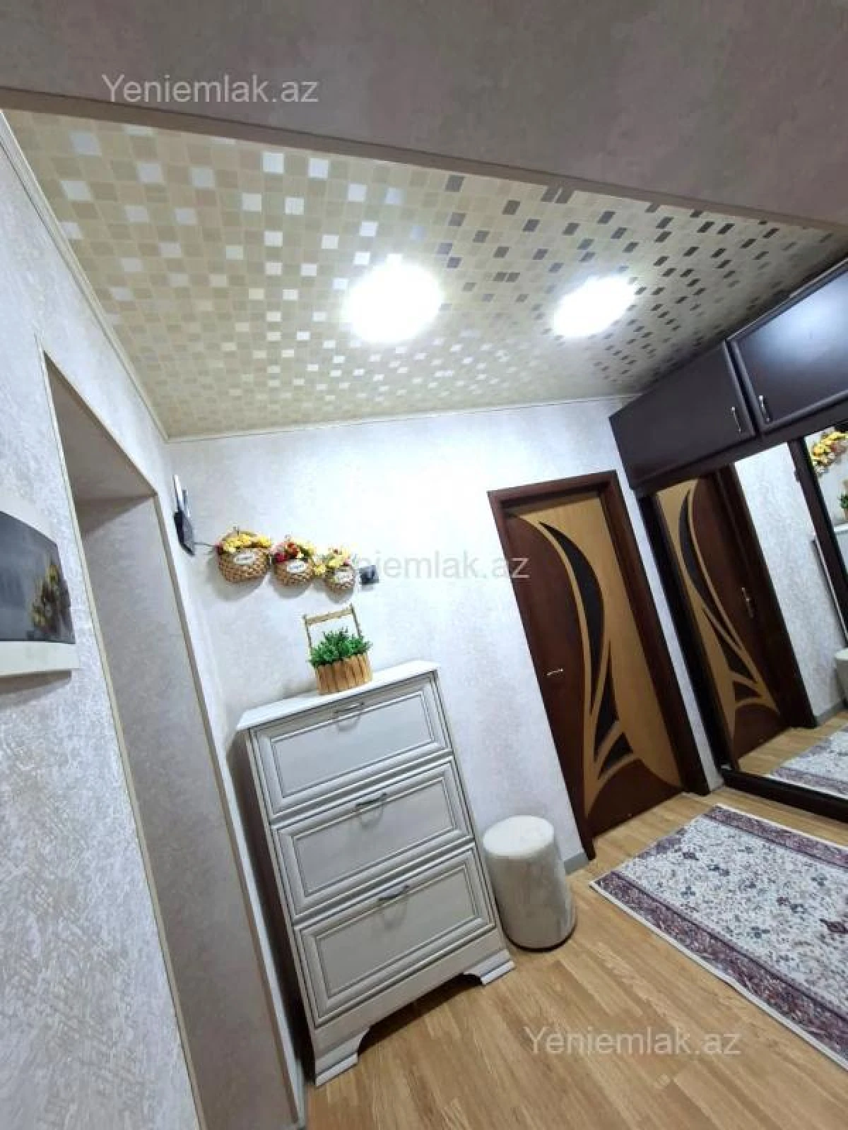 Satılır 2 otaqlı köhnə tikili 65 m²