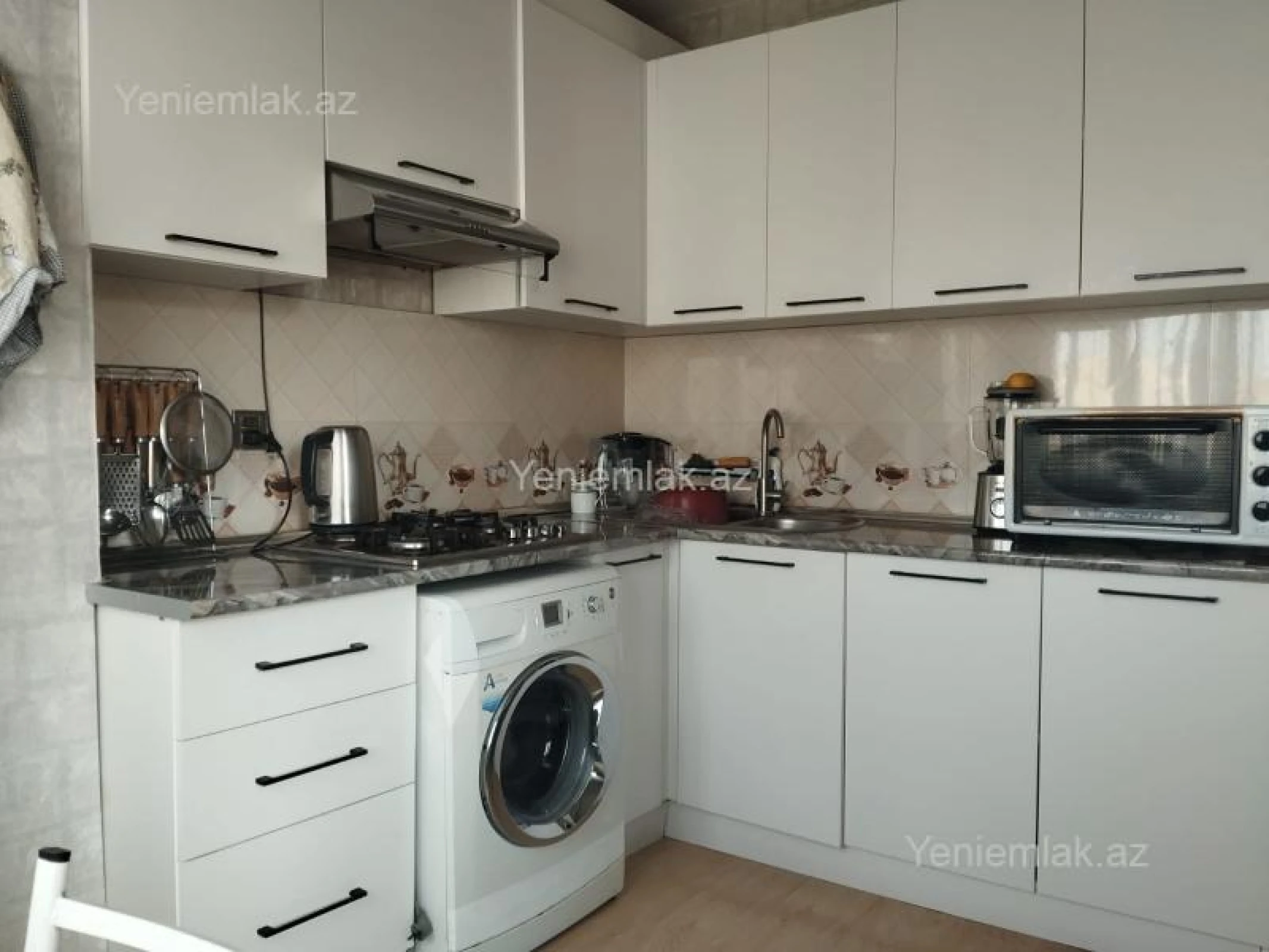 Satılır 2 otaqlı köhnə tikili 55 m²