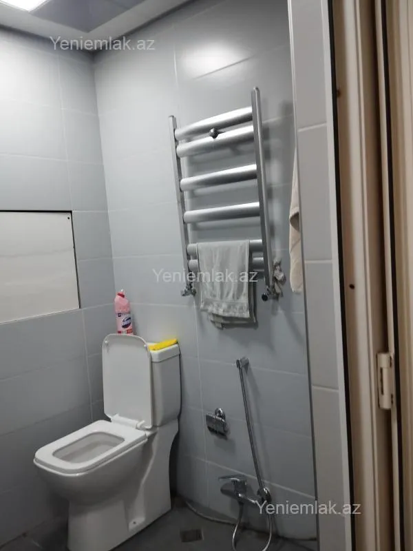 Satılır 2 otaqlı köhnə tikili 55 m²